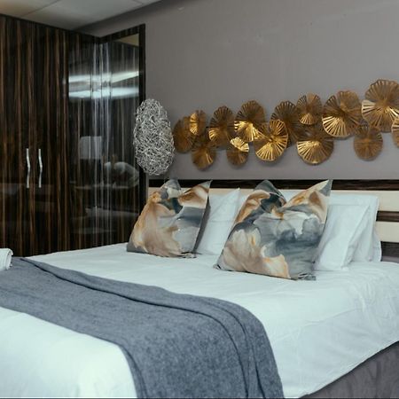 Monte La Vue Hotel Сандтон Екстер'єр фото