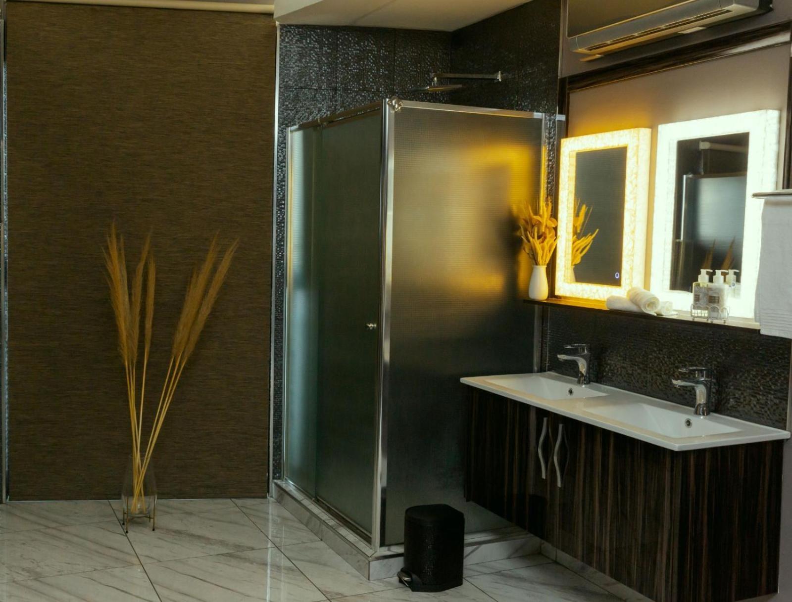 Monte La Vue Hotel Сандтон Екстер'єр фото