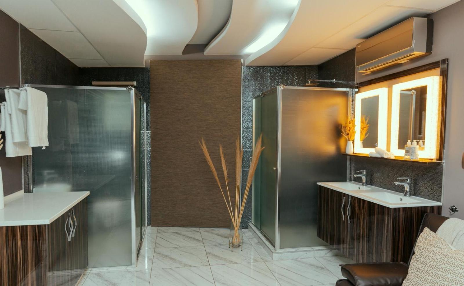 Monte La Vue Hotel Сандтон Екстер'єр фото